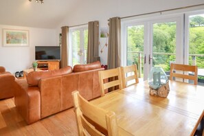 Living area - 3 Lake View Lanreath, Cornwall (Looe)