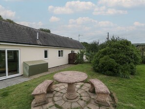 Outdoor dining - Swallows Nest in Castlemorton. (Nr Malvern)