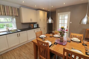 Dining - Tremornah: Tranquil Retreat in Lamorna (Penzance)