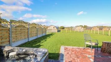 Bañera de hidromasaje al aire libre