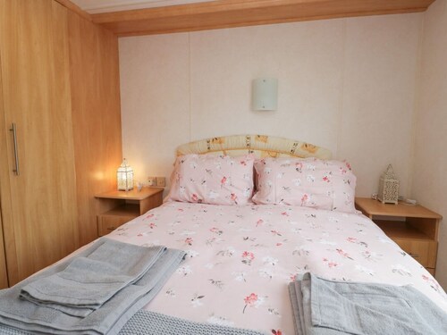 Charming Holly Home in Denny