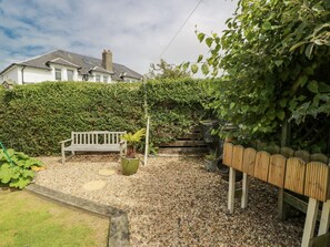 Property grounds - Learig Cottage, Girvan (Girvan)