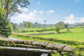 Property grounds - Coachman's Cottage, Cartmel (Grange-Over-Sands)