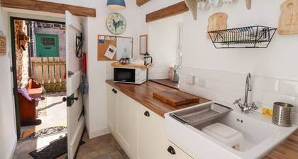 Kits Cottage, Belford, Sleep 5