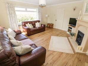 Living area - The Elms, Milford Haven (Milford Haven)