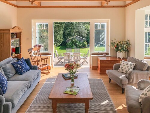 Woodhill Cottage, Holmbury St Mary