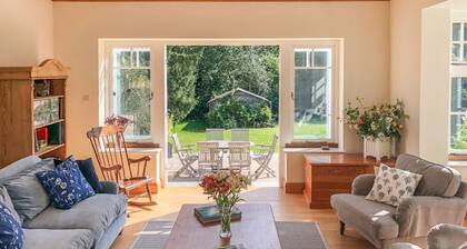 Woodhill Cottage, Holmbury St Mary