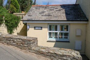 Exterior detail - Charming Hilldene in Treknow (Tintagel)