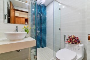 Bathroom - Woody House Saigon Center (Ho Chi Minh)