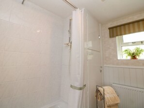 Shower - Nook Farm Holiday Cottage, TV. (Sheffield)
