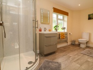 Shower - Sunny Views, Combe Martin, Devon. (Ilfracombe)