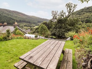 Outdoor dining - 2 Isygraig - Charming Home in Corris (Machynlleth)