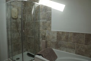 Shower - Charming Dilly Dally Barn Retreat (Holsworthy)