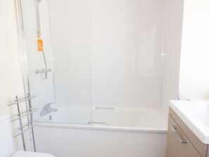 Shower - Llaethdy - The Dairy, Crymych (Boncath)