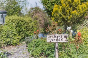 Property grounds - THE OLD STABLE, off-road parking, near Far Forest (Kidderminster)