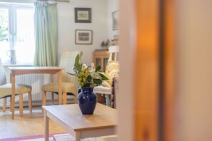 Interior - THE OLD STABLE, off-road parking, near Far Forest (Kidderminster)