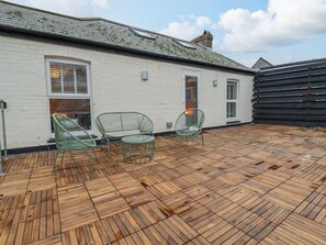 Terrace/patio - The Old Bark House No 3, Mevagissey (Mevagissey)