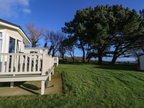 Terrace/patio - Bay View, Hillway nr Bembridge (Bembridge)
