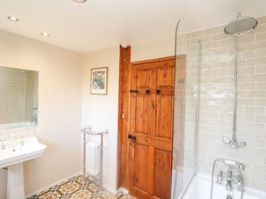 Shower - Coth Skyber: A Gem in Hayle (Hayle)