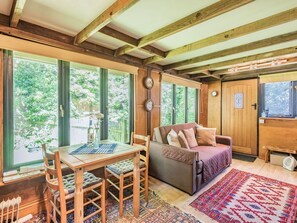 Fireplace - Endymion, Linwood: A Cozy Retreat (Ringwood)