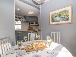 Dining - Cwrt y Ceffyl, Dinas (Pwllheli)