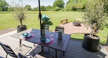 The Tractor Shed, Broadheath, Worcestershire