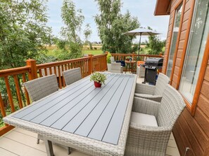 Outdoor dining - Rashierigg, Catterick, North Yorkshire (Richmond)