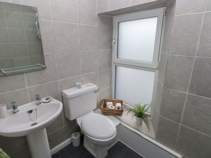 Shower - Bryn Siriol, in Pembrokeshire. (Narberth)