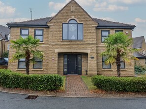 Exterior - Corriegale, Apperley Bridge (Bradford)