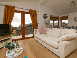 Living area - Serenity Sunset, in Ilfracombe (Ilfracombe)