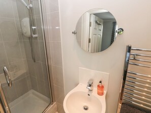 Shower - Crown Cottage, Penally (Tenby)