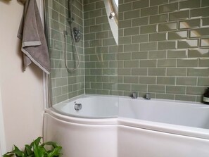 Shower - Overbeck Cottage in Alfington. (Ottery St. Mary)