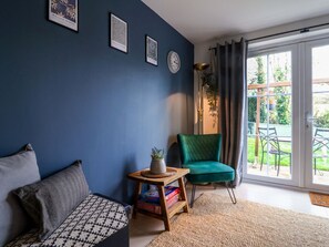Living area - Overbeck Cottage in Alfington. (Ottery St. Mary)