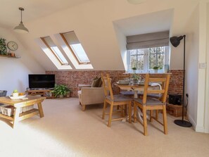 Dining - Overbeck Cottage in Alfington. (Ottery St. Mary)