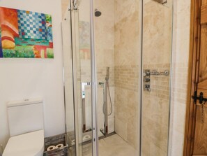 Shower - Kilnmark Bothy is nr Moniaive. (Thornhill)