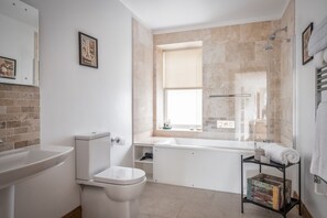 Shower - Kilnmark Bothy is nr Moniaive. (Thornhill)