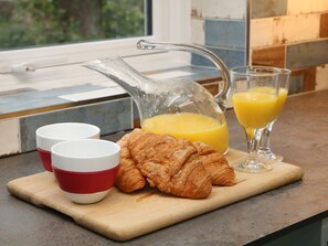 Breakfast meal - Toll Bar Cottage is in Baslow. (Bakewell)