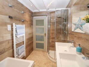 Shower - Toll Bar Cottage is in Baslow. (Bakewell)