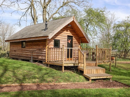 Exterior. Charming Duck Lodge Retreat in Bedale
