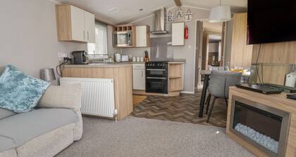 Woodlands Lodge, Bontuchel, Wales. TV