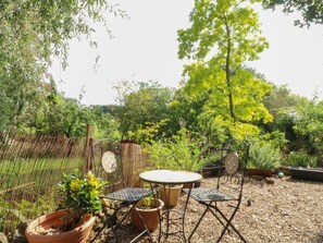 Outdoor dining - Kings Cottage, Fulbeck (Grantham)