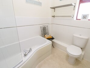 Shower - Charming Esk View Retreat in Whitby (Whitby)
