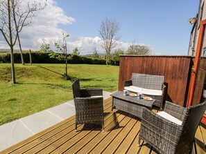 Terrace/patio - Charming Esk View Retreat in Whitby (Whitby)