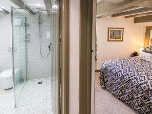 Shower - Middle Cottage, Ludlow (Ludlow)