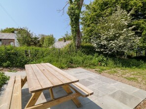 Outdoor dining - Willow Cottage in Combe Martin (Ilfracombe)