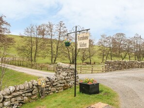 Property grounds - Meadows Edge, Holwick (Holwick)