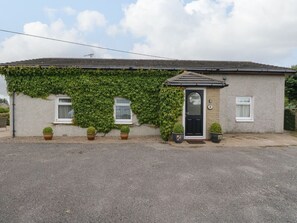 Exterior - Bide-a-While near Aberchirder. (Huntly)