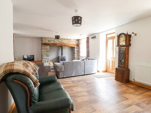 Fireplace - Gwernffridd, Llanbrynmair (Llanbrynmair)