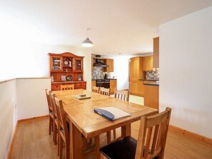 Dining - Gwernffridd, Llanbrynmair (Llanbrynmair)