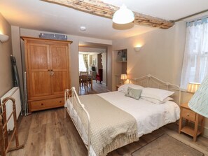 Room - 8 Market Place, Masham. 1 bed. (Ripon)